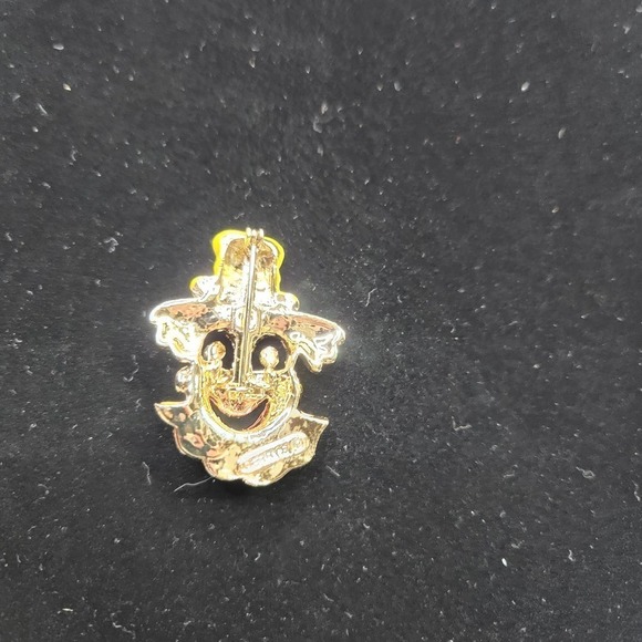 Gerry's Signed Vintage Enamel Clown Pin Brooch Yellow, Red, Gold - Picture 4 of 5